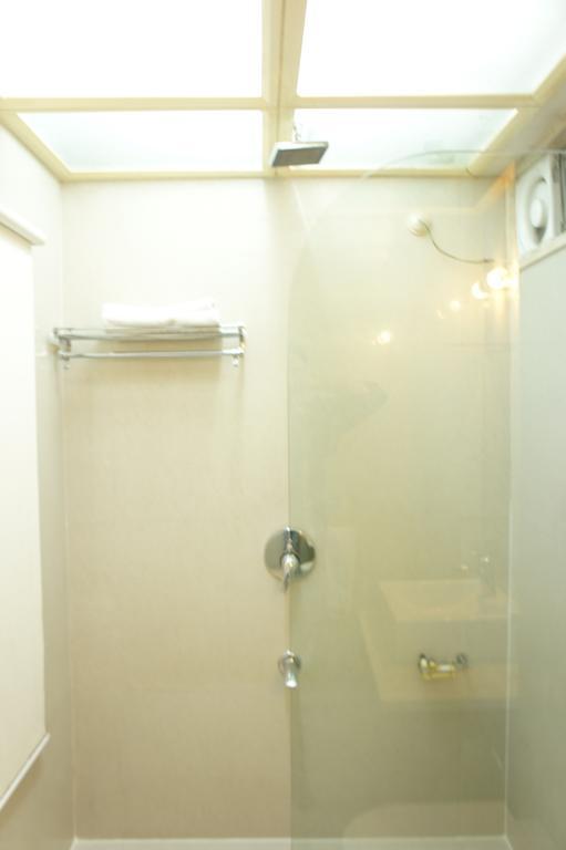 Hotel Surya Prime Kota  Zimmer foto